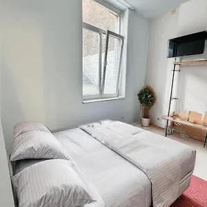 https://charleville-39-g-bruxelles-charleroi-aeroport.hotelsghent.com